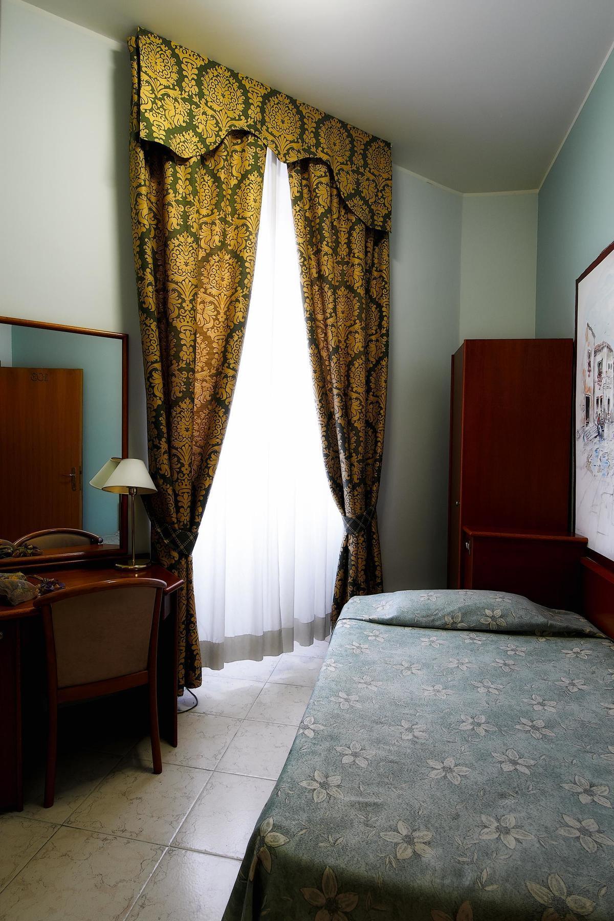 Nazional Rooms Roma Dış mekan fotoğraf